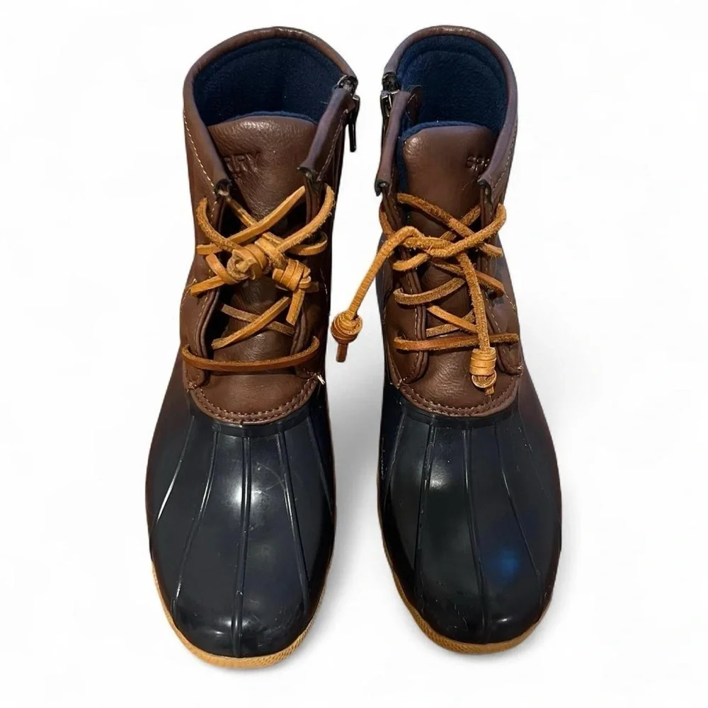 Girl’s Sperry duck boots